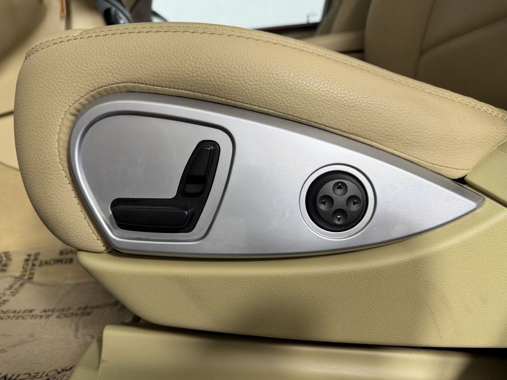 2011 Mercedes-Benz M-Class Image 23