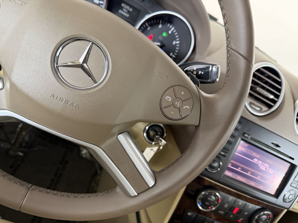 2011 Mercedes-Benz M-Class Image 24