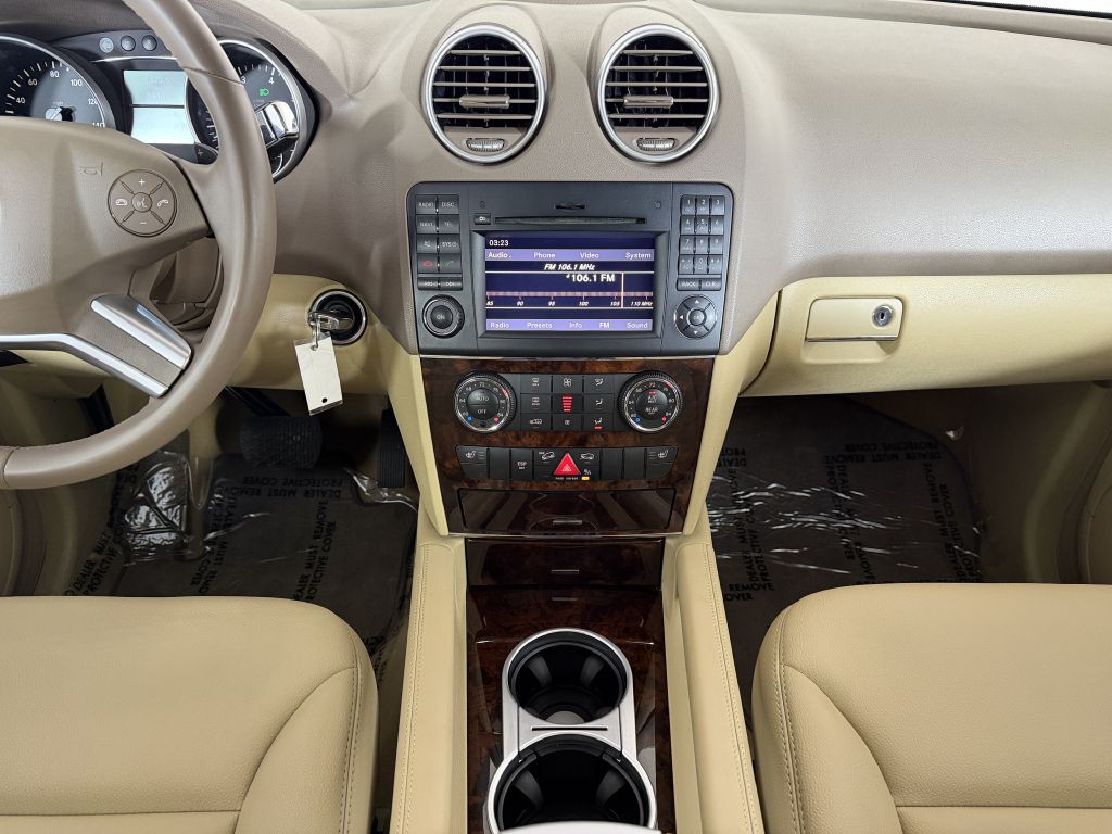 2011 Mercedes-Benz M-Class Image 26