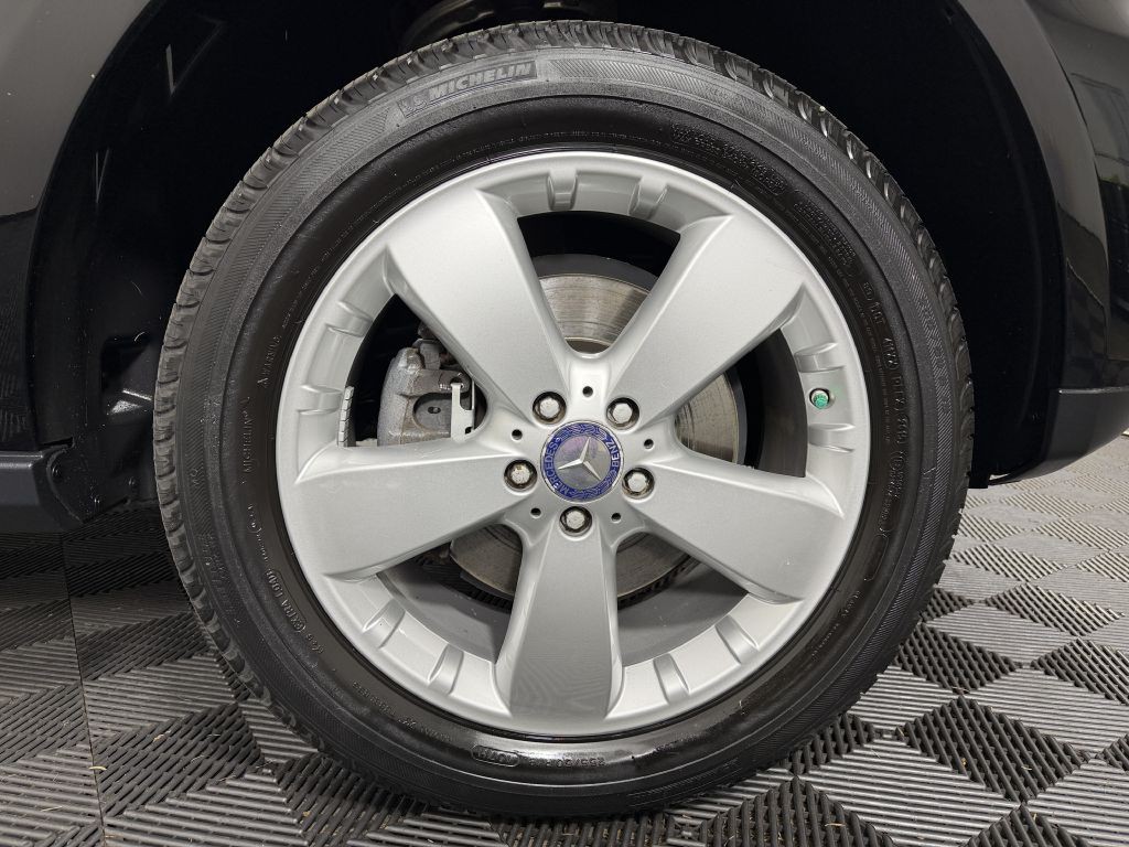 2011 Mercedes-Benz M-Class Image 30