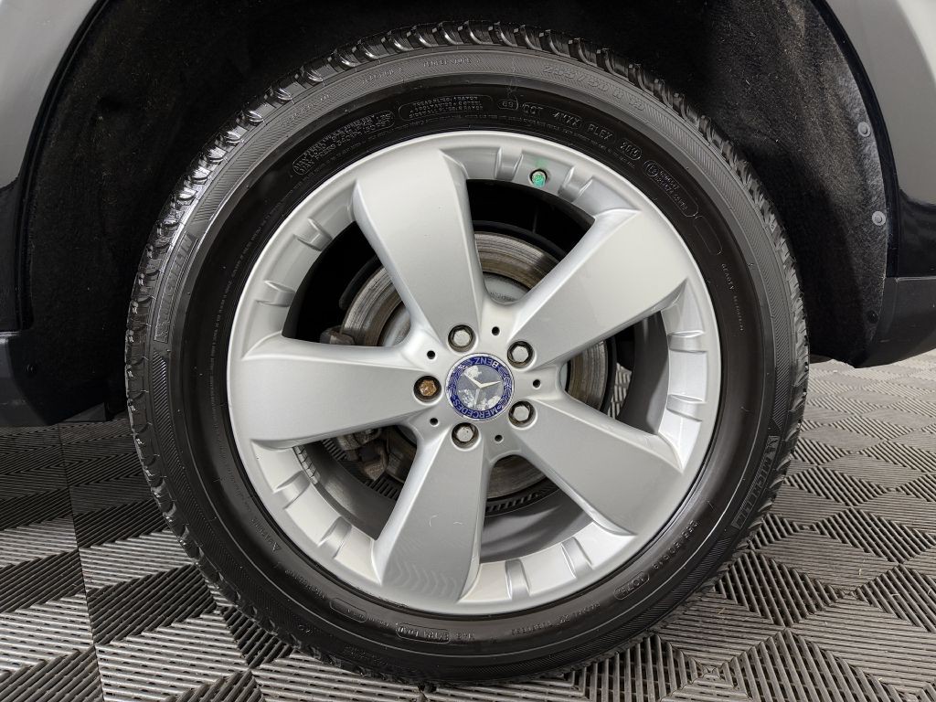 2011 Mercedes-Benz M-Class Image 32