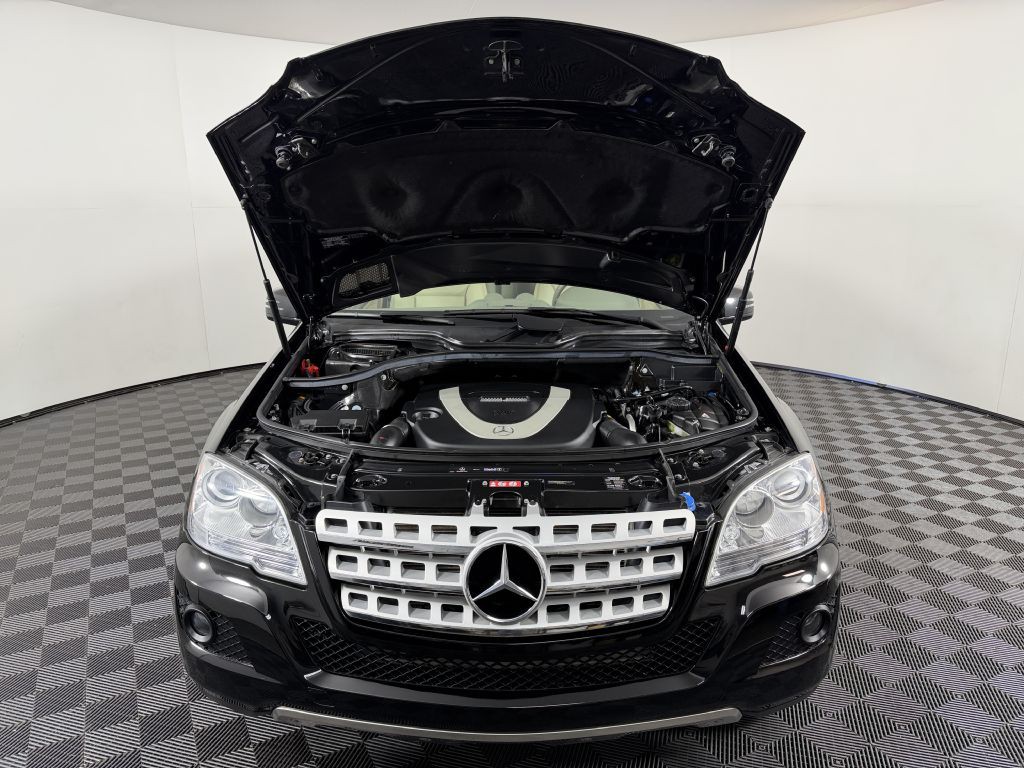 2011 Mercedes-Benz M-Class Image 34