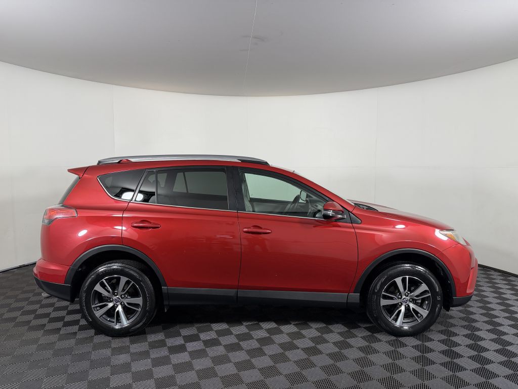 2017 Toyota Rav4 Image 5