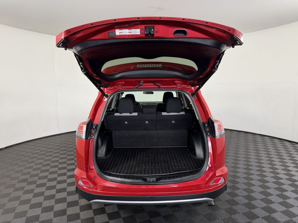 2017 Toyota Rav4 Image 8
