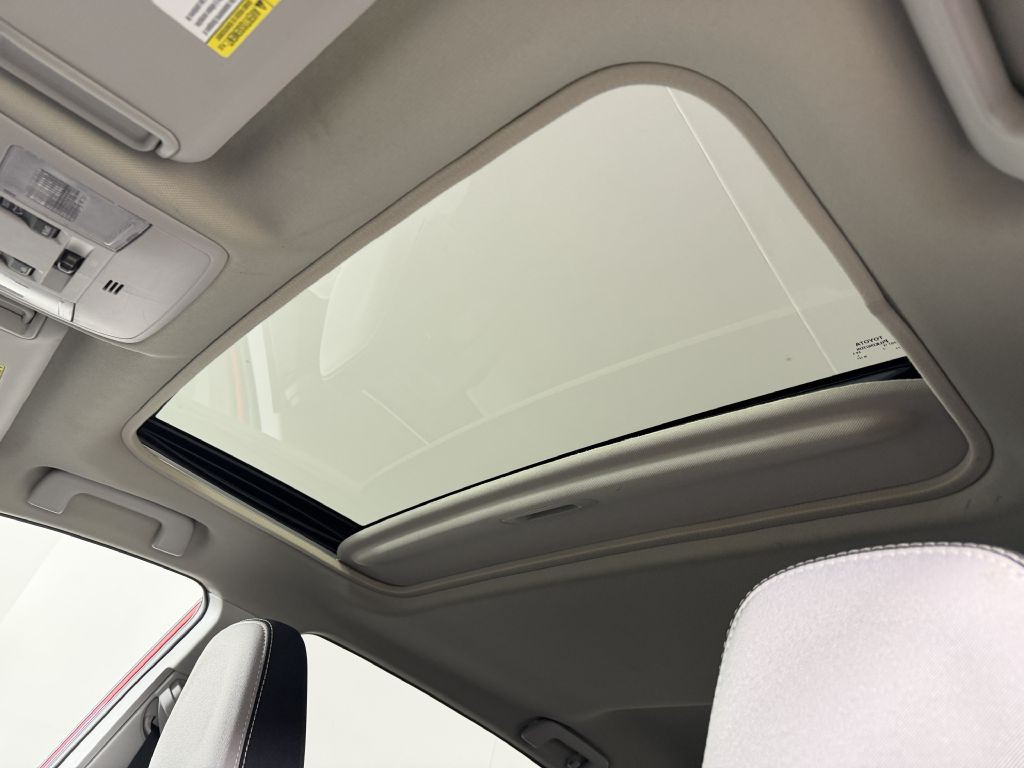 2017 Toyota Rav4 Image 32