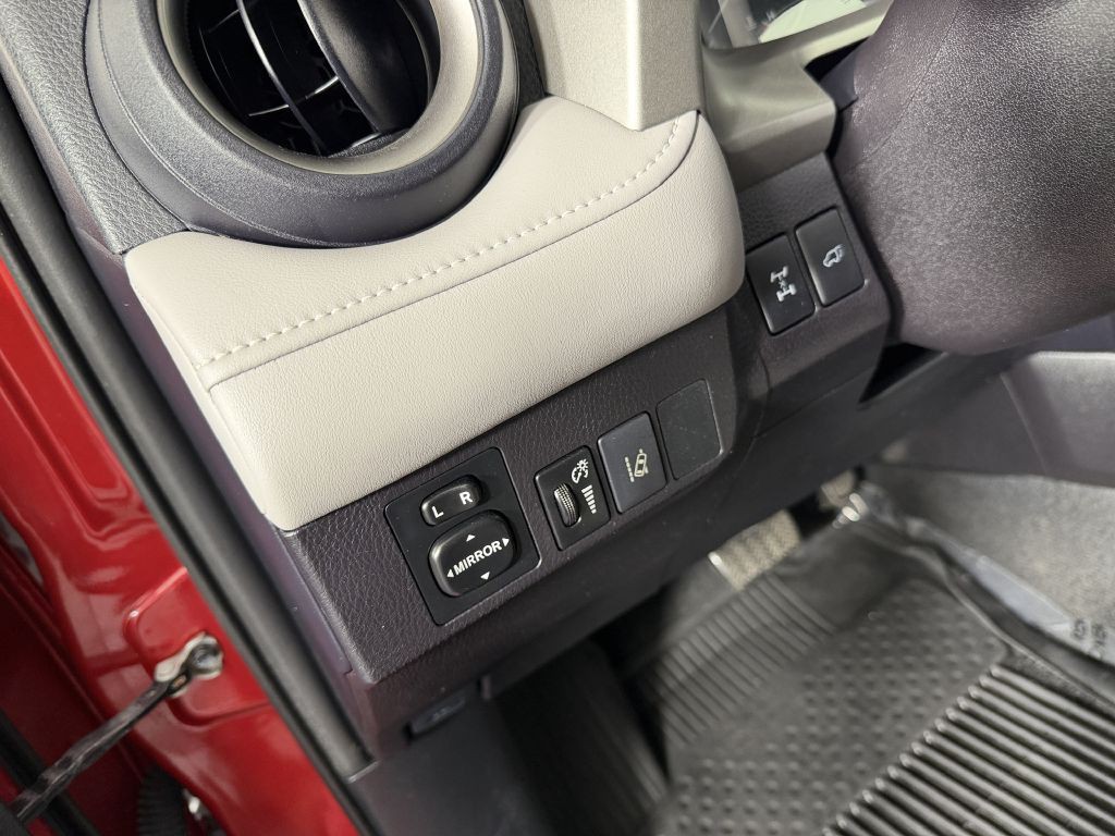 2017 Toyota Rav4 Image 33