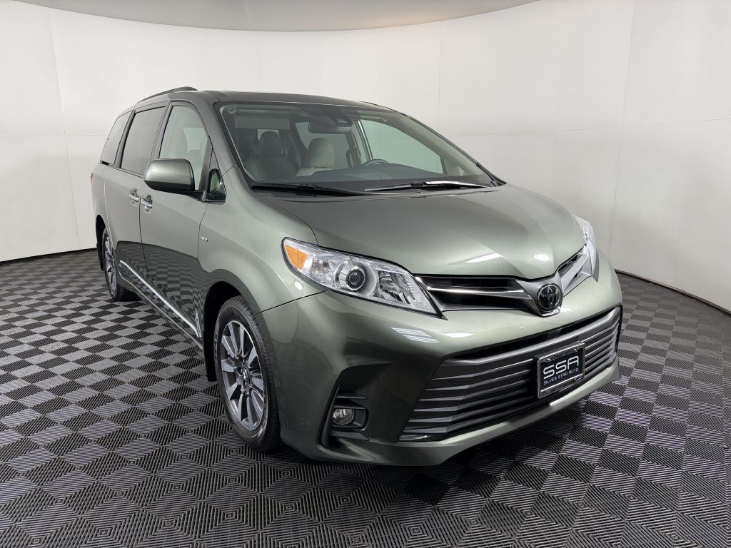 2018 Toyota Sienna Image 3