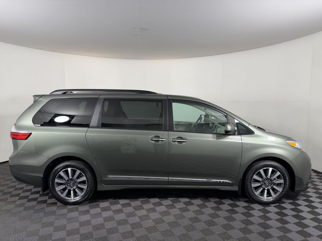 2018 Toyota Sienna Image 5