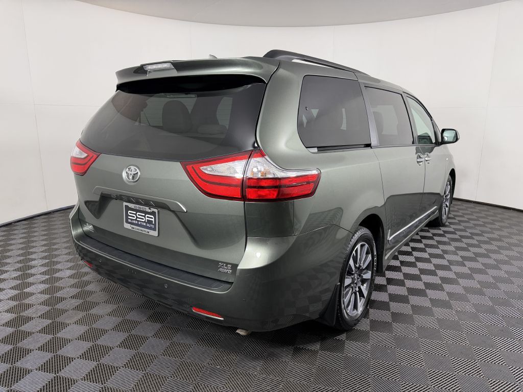 2018 Toyota Sienna Image 7