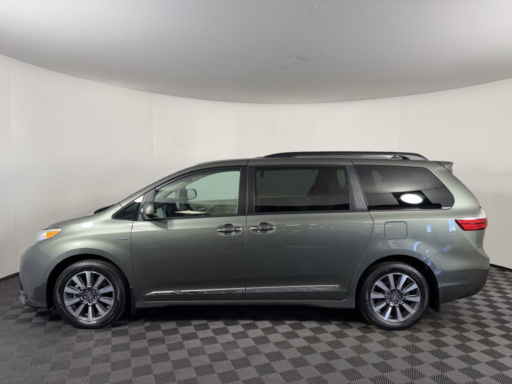 2018 Toyota Sienna Image 12