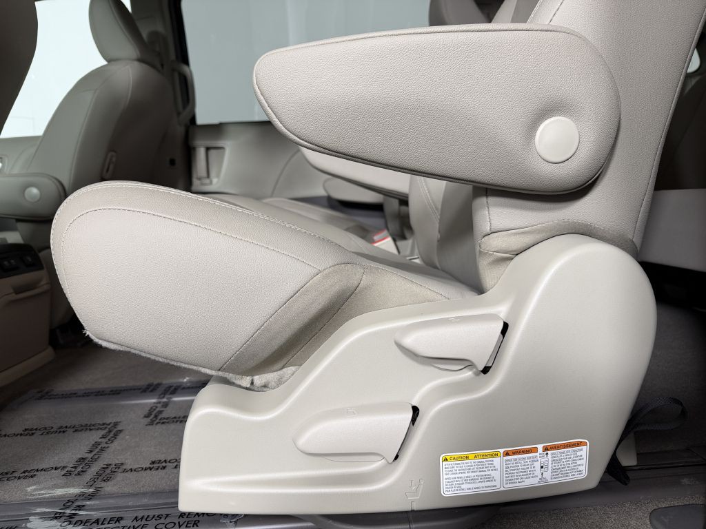 2018 Toyota Sienna Image 21