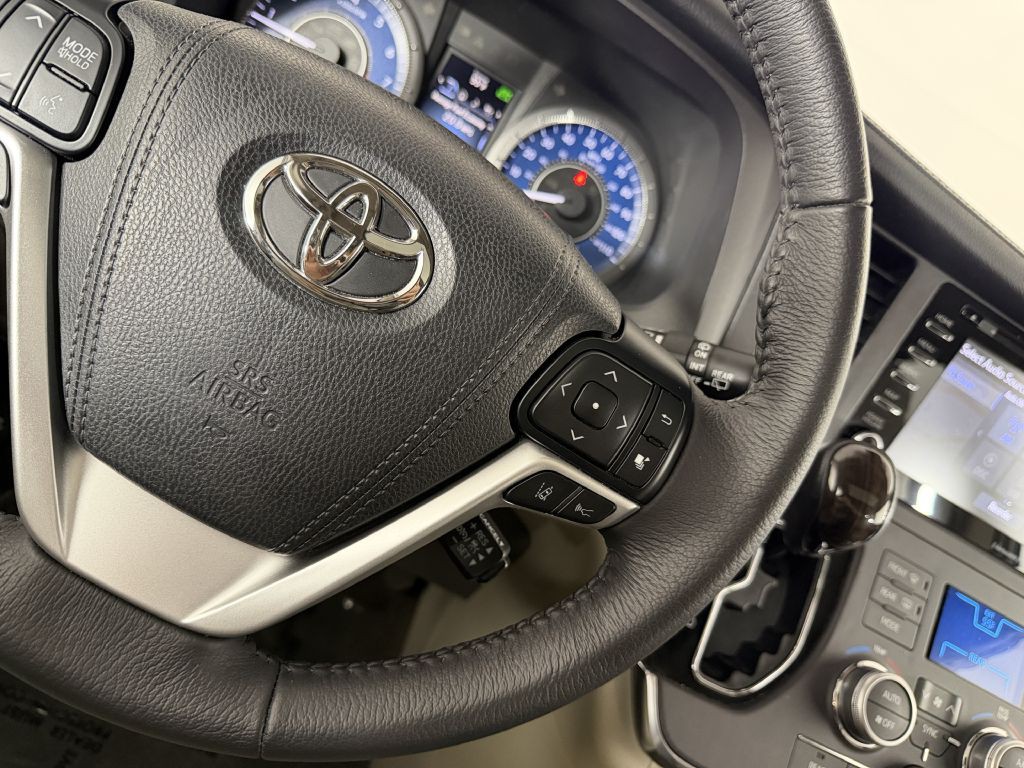 2018 Toyota Sienna Image 30
