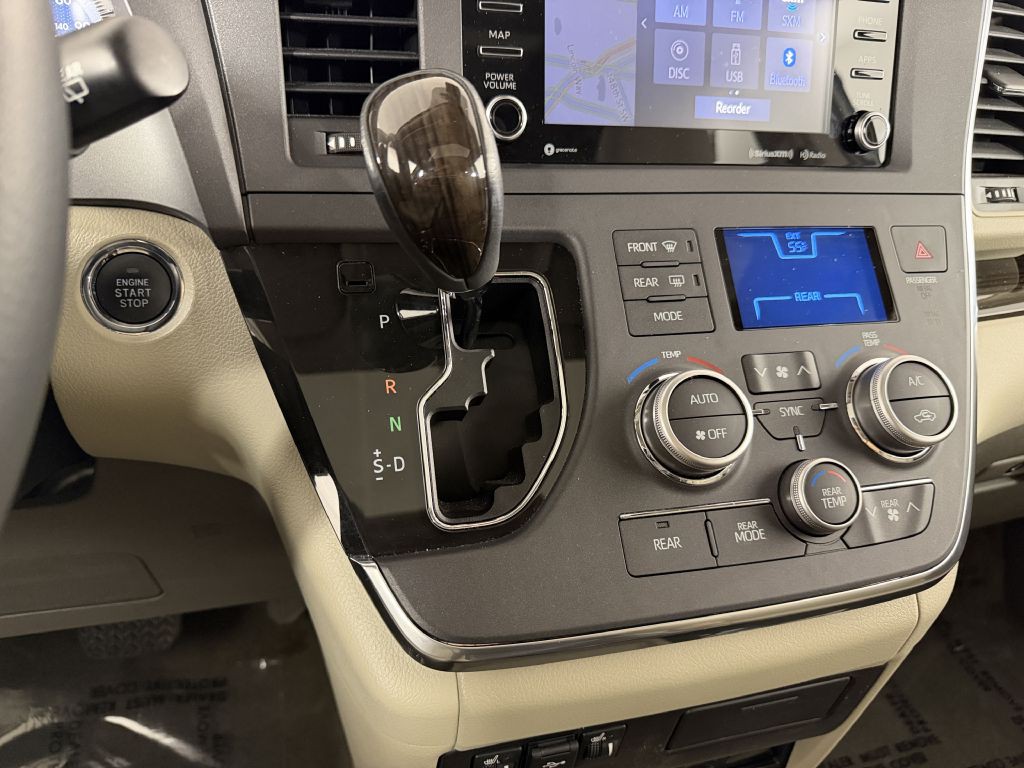 2018 Toyota Sienna Image 34