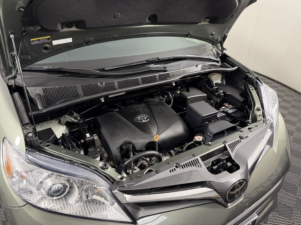 2018 Toyota Sienna Image 56