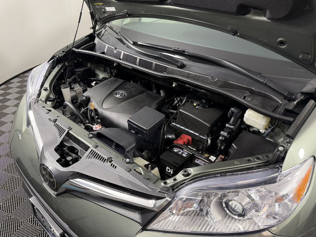 2018 Toyota Sienna Image 57