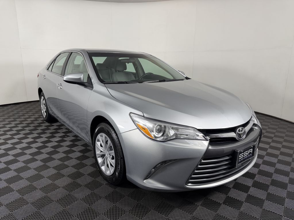 2017 Toyota Camry Image 4