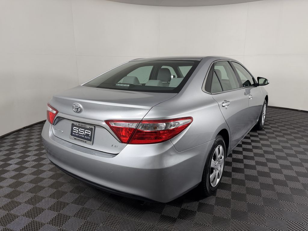 2017 Toyota Camry Image 7