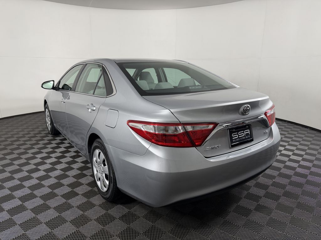 2017 Toyota Camry Image 9
