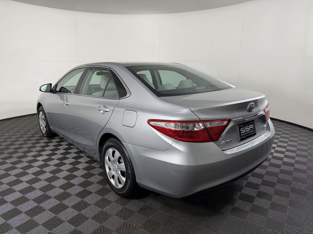 2017 Toyota Camry Image 10