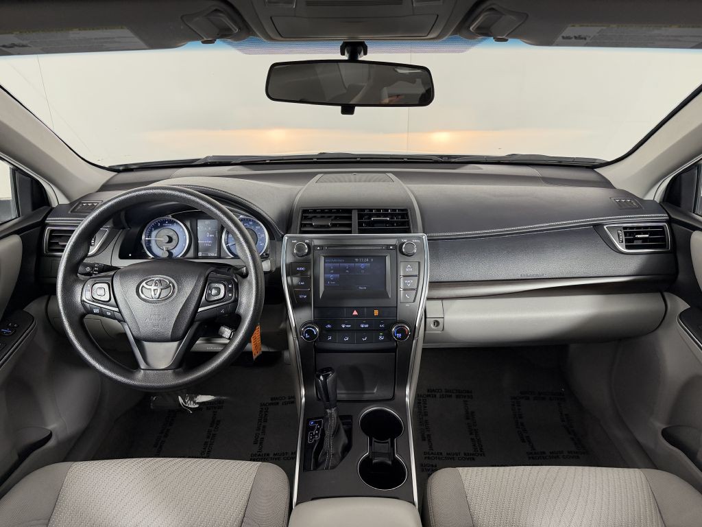 2017 Toyota Camry Image 15