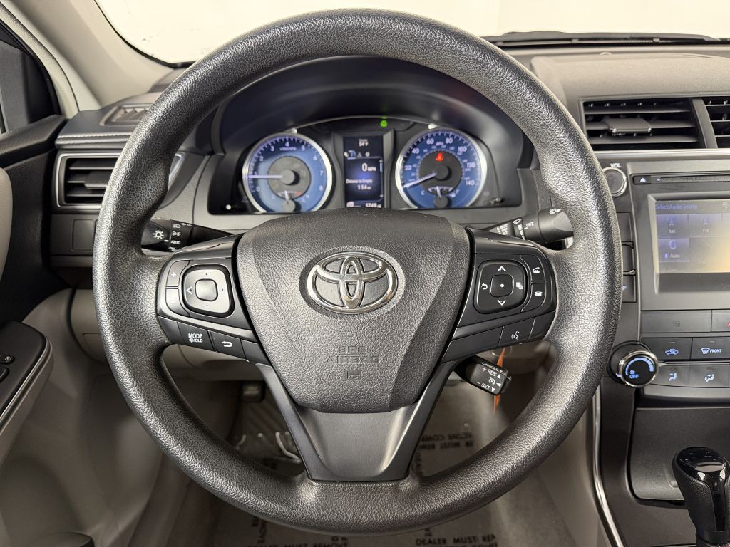 2017 Toyota Camry Image 25