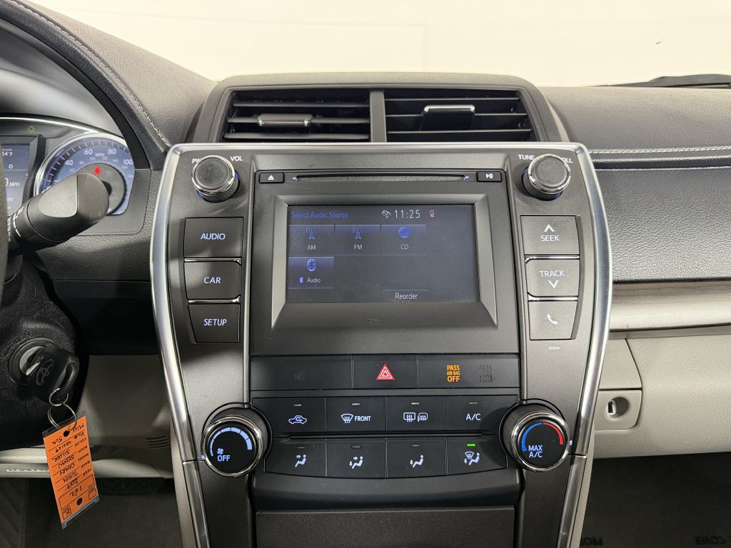 2017 Toyota Camry Image 28