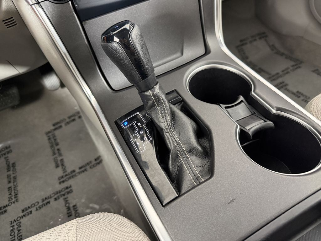 2017 Toyota Camry Image 29