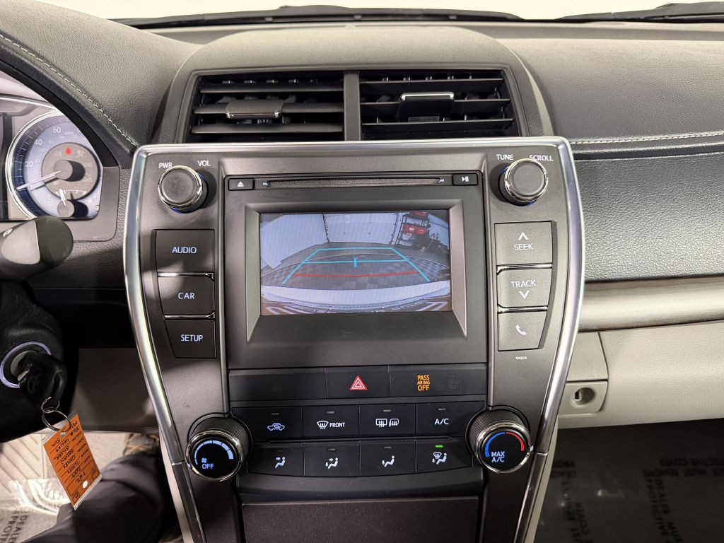 2017 Toyota Camry Image 31