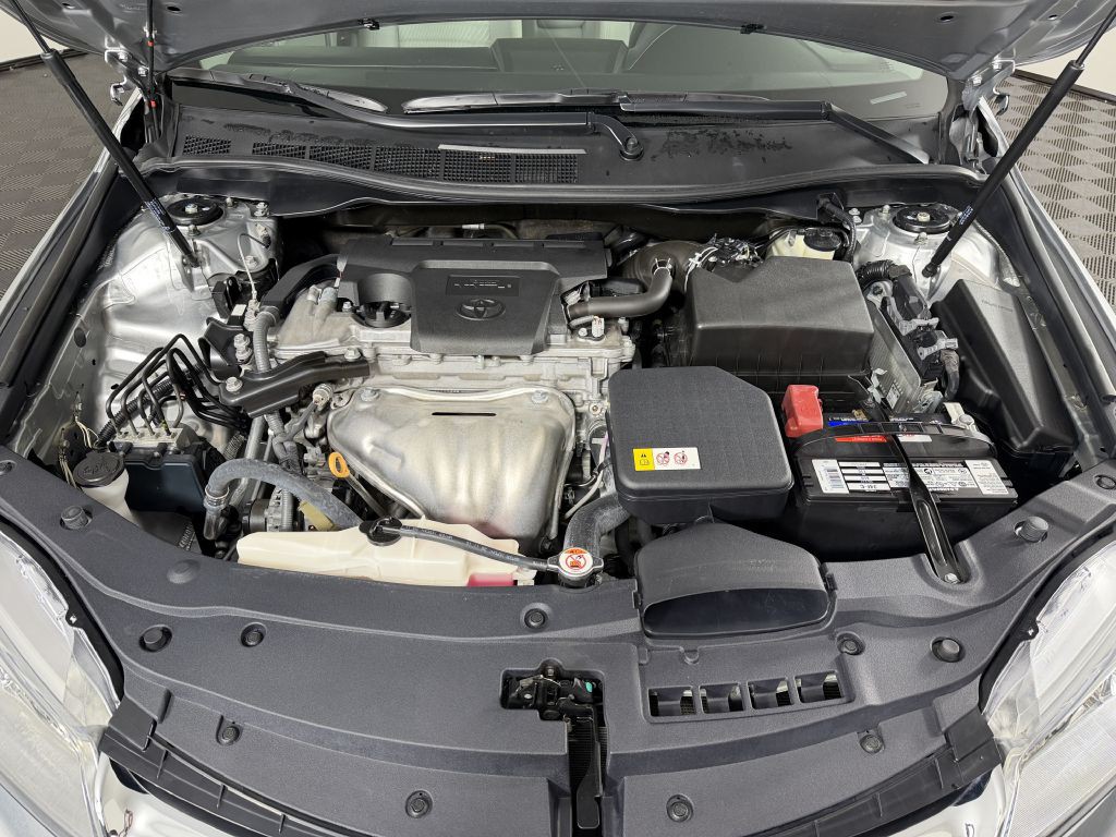 2017 Toyota Camry Image 33