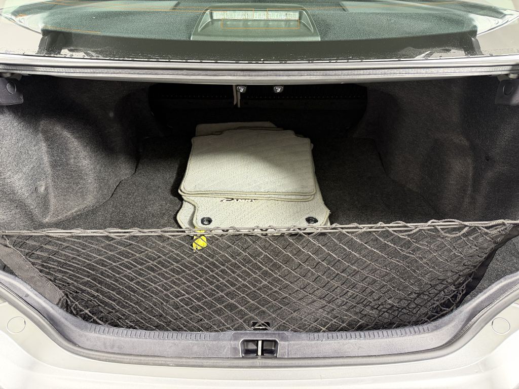 2017 Toyota Camry Image 34