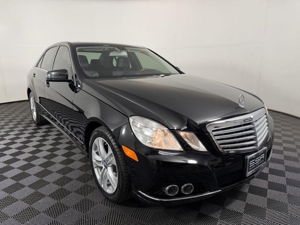 2011 Mercedes-Benz E-Class Image 3