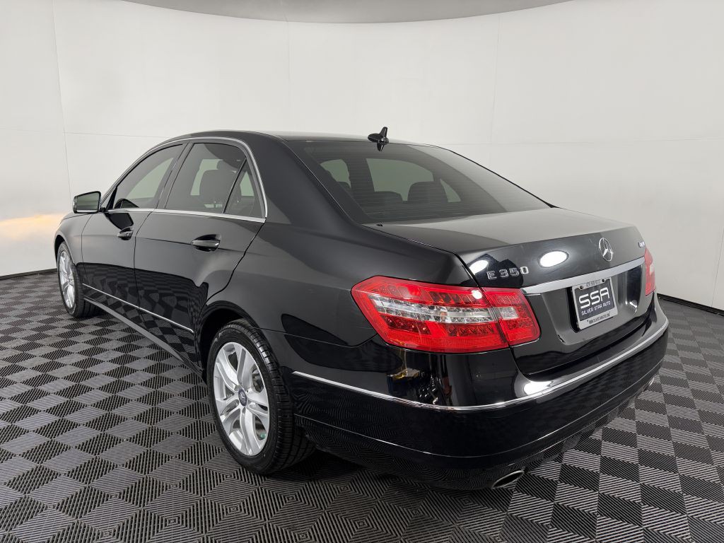 2011 Mercedes-Benz E-Class Image 9