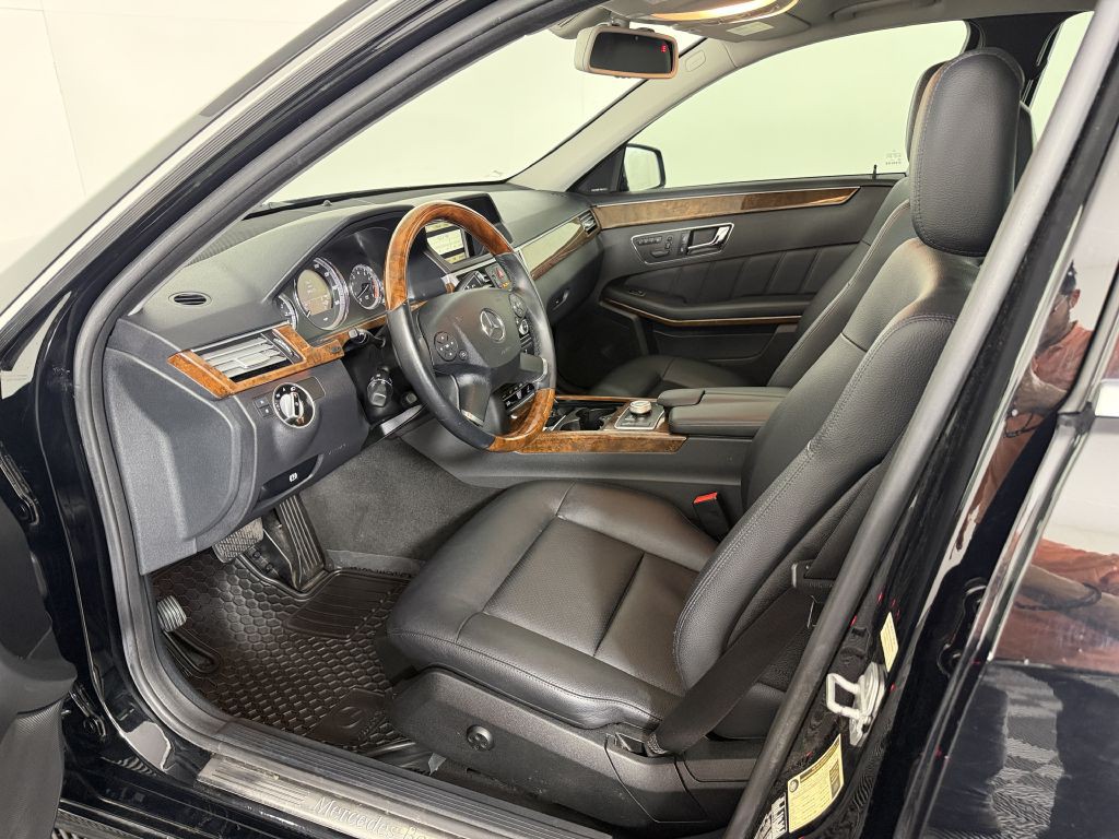 2011 Mercedes-Benz E-Class Image 18