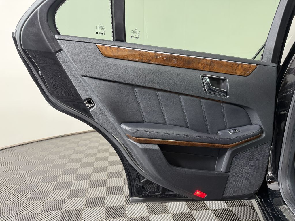 2011 Mercedes-Benz E-Class Image 21