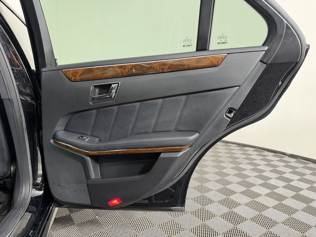 2011 Mercedes-Benz E-Class Image 24