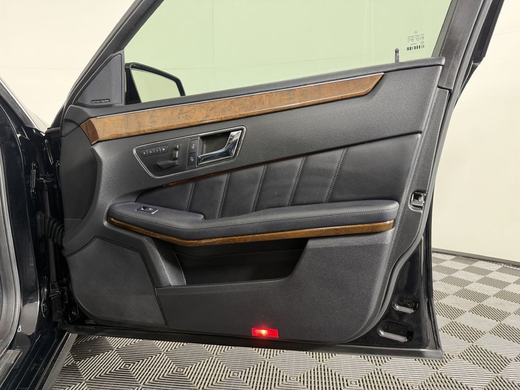 2011 Mercedes-Benz E-Class Image 27