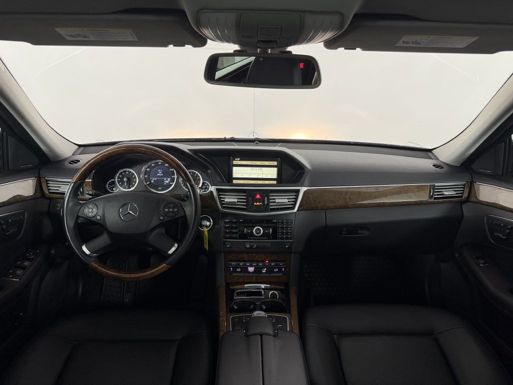 2011 Mercedes-Benz E-Class Image 32