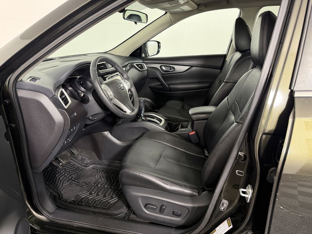 2016 Nissan Rogue Image 16