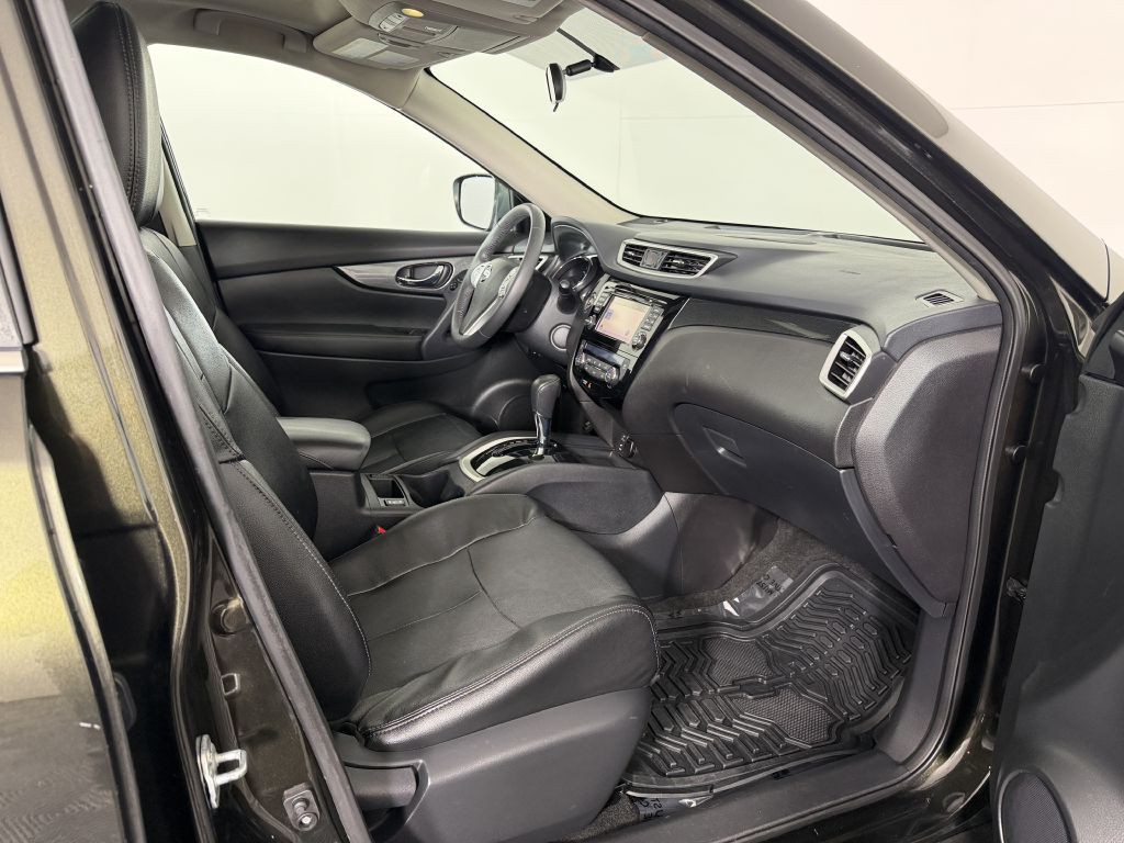 2016 Nissan Rogue Image 22