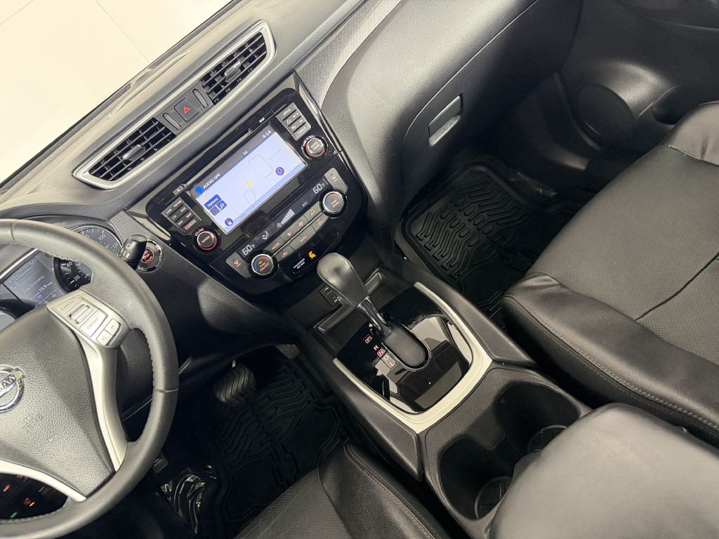 2016 Nissan Rogue Image 28