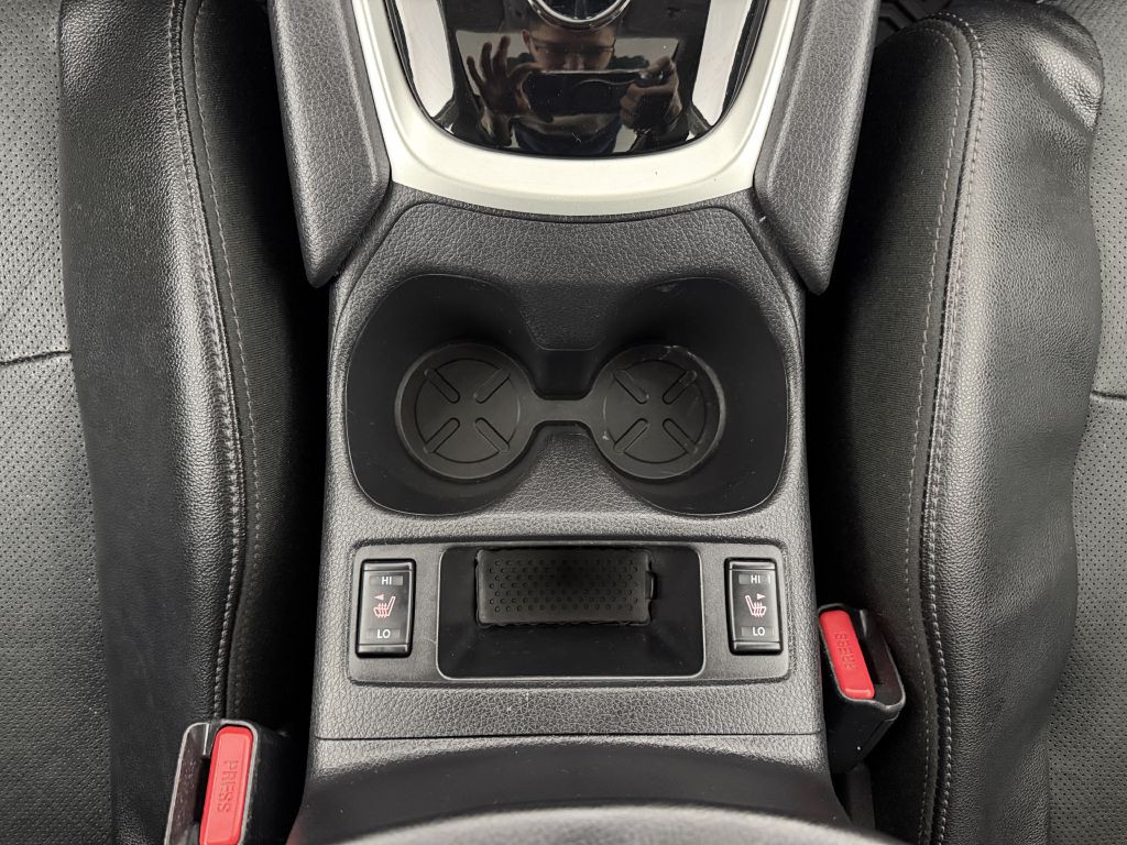 2016 Nissan Rogue Image 32