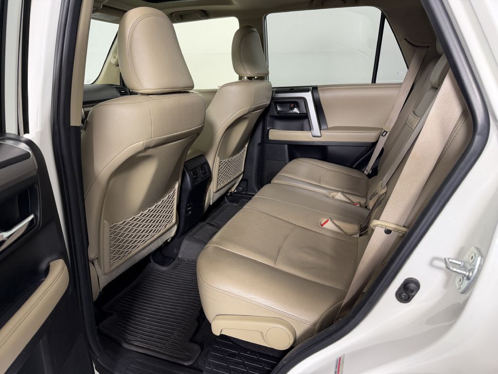 2018 Toyota 4Runner Image 17