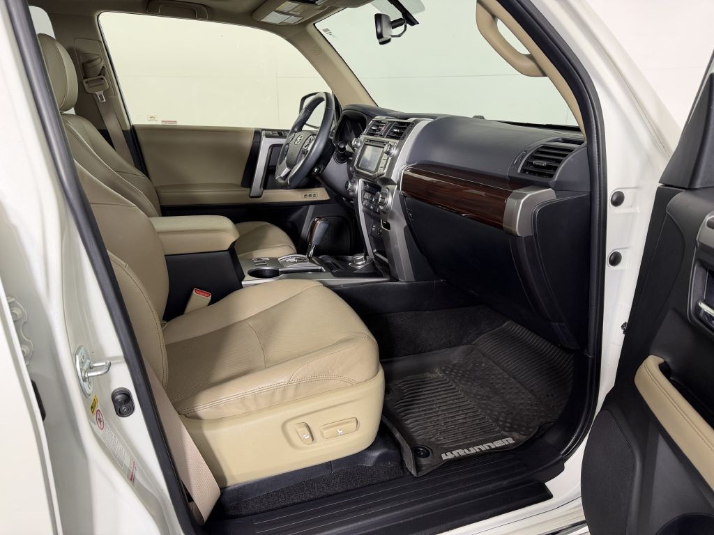 2018 Toyota 4Runner Image 21