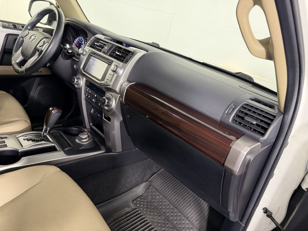 2018 Toyota 4Runner Image 22