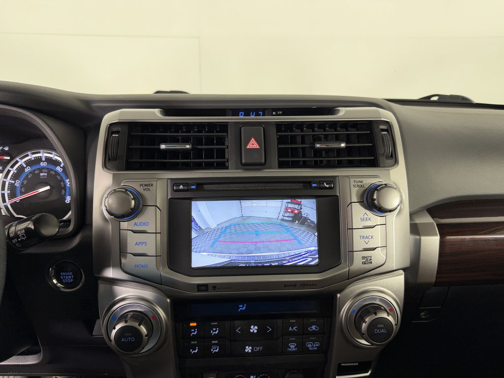 2018 Toyota 4Runner Image 32