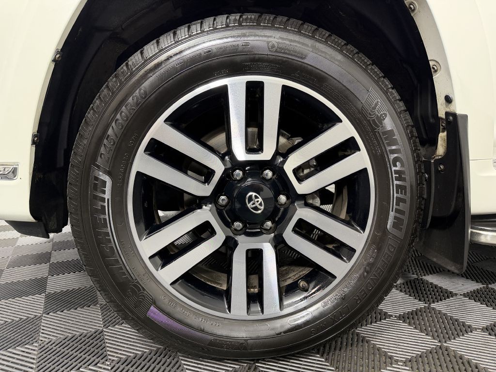 2018 Toyota 4Runner Image 40