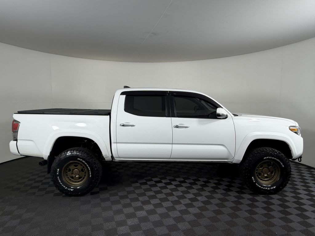 2019 Toyota Tacoma Image 4
