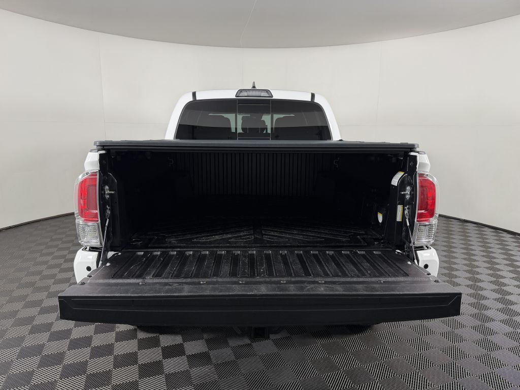 2019 Toyota Tacoma Image 9