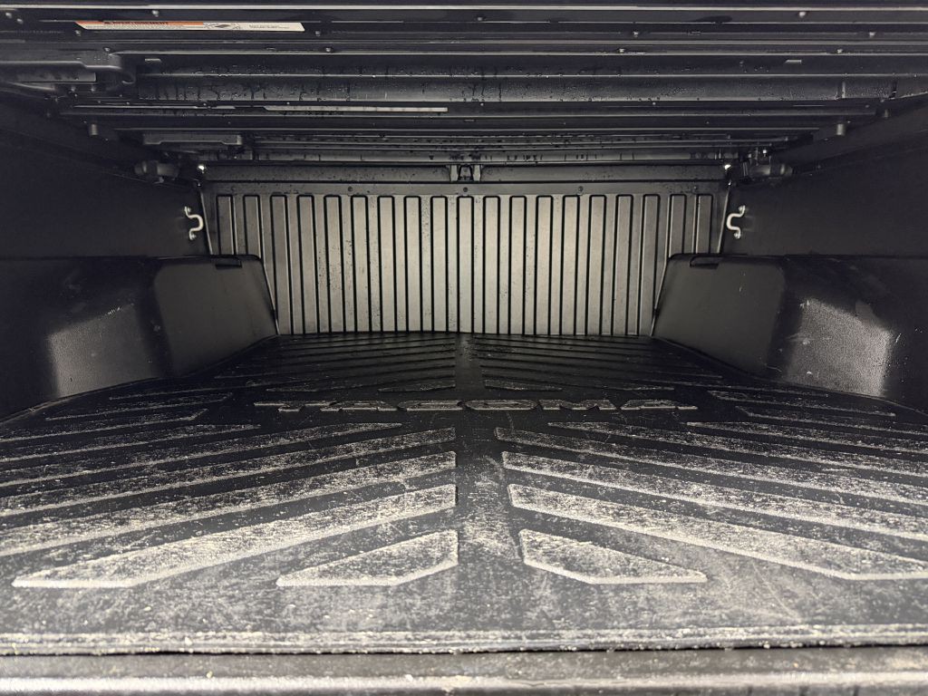 2019 Toyota Tacoma Image 10