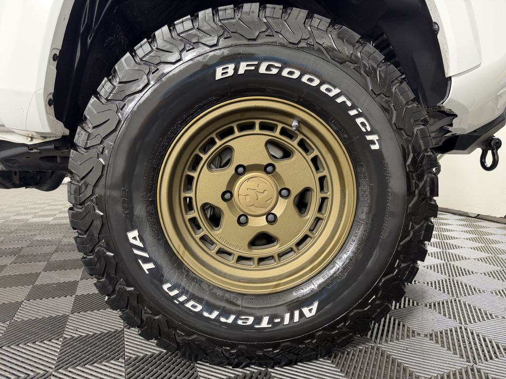 2019 Toyota Tacoma Image 36